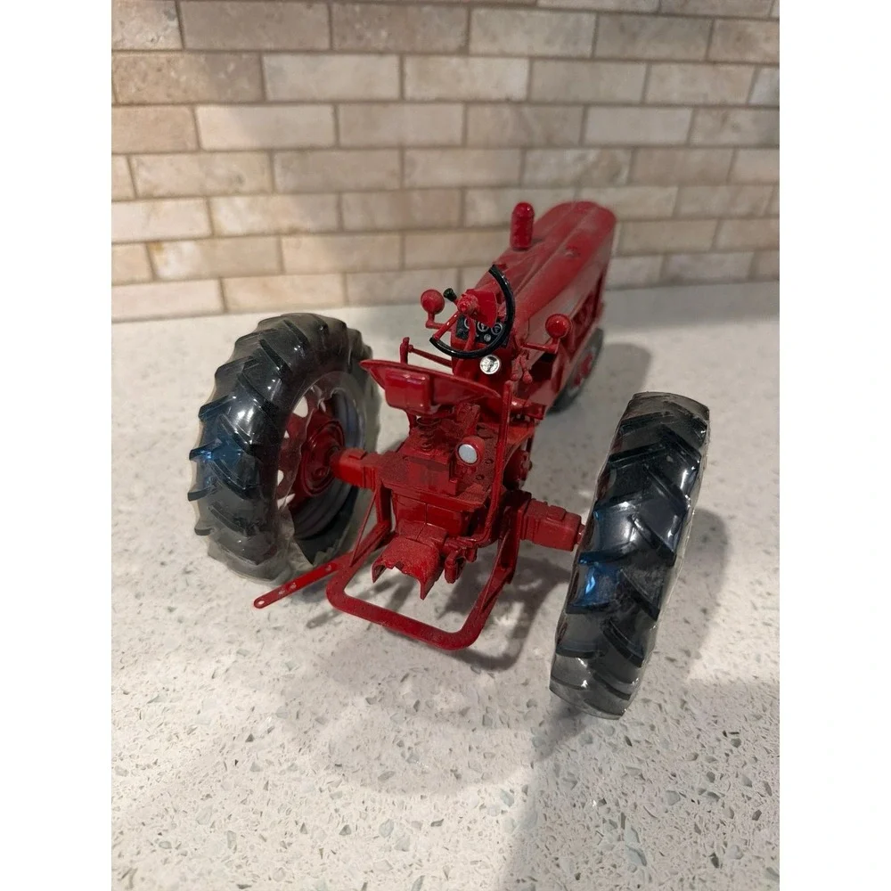 McCormick Deering Model M Engine 1/8 Iowa Welcome‎ Center